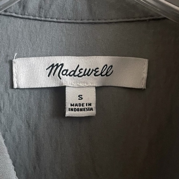 Madewell Cropped Button Front
Utility Shirt - Picture 4 of 5